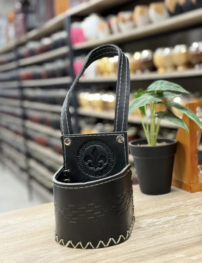 Porta mate 100% cuero  2