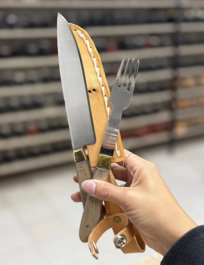 Set de cuchillo, tenedor en vaina 