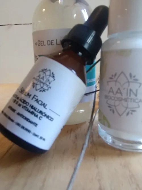 Sérum con Ácido hialurónico y vitamina C
