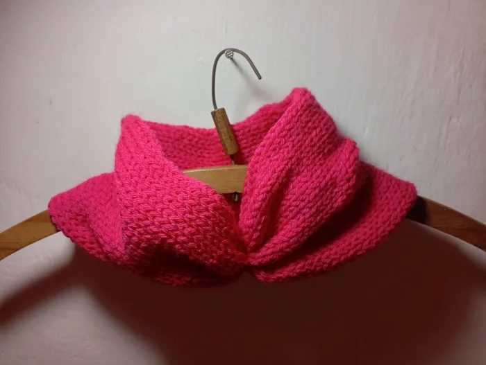 Cuello de lana fucsia