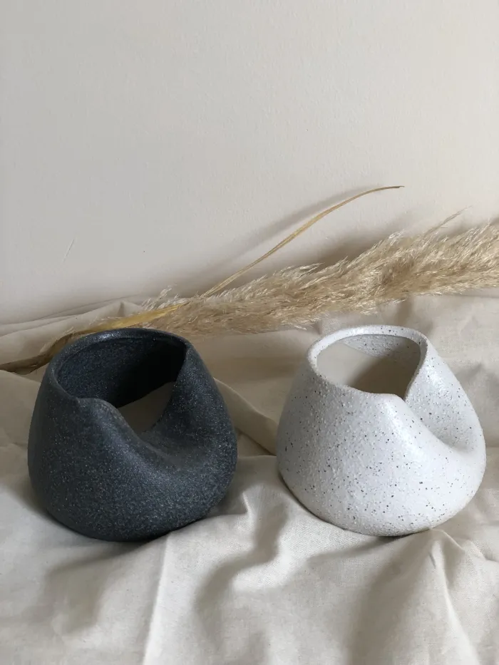 FLORERO ARENADO NEGRO LUNA