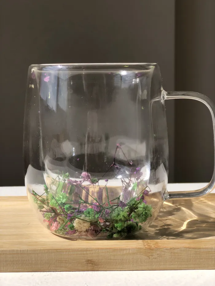 TAZA FLORES AURA VIOLETA Y VERDE