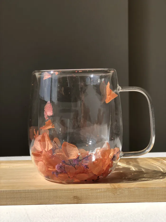 TAZA FLORES AURA NARANJA Y VIOLETA 2