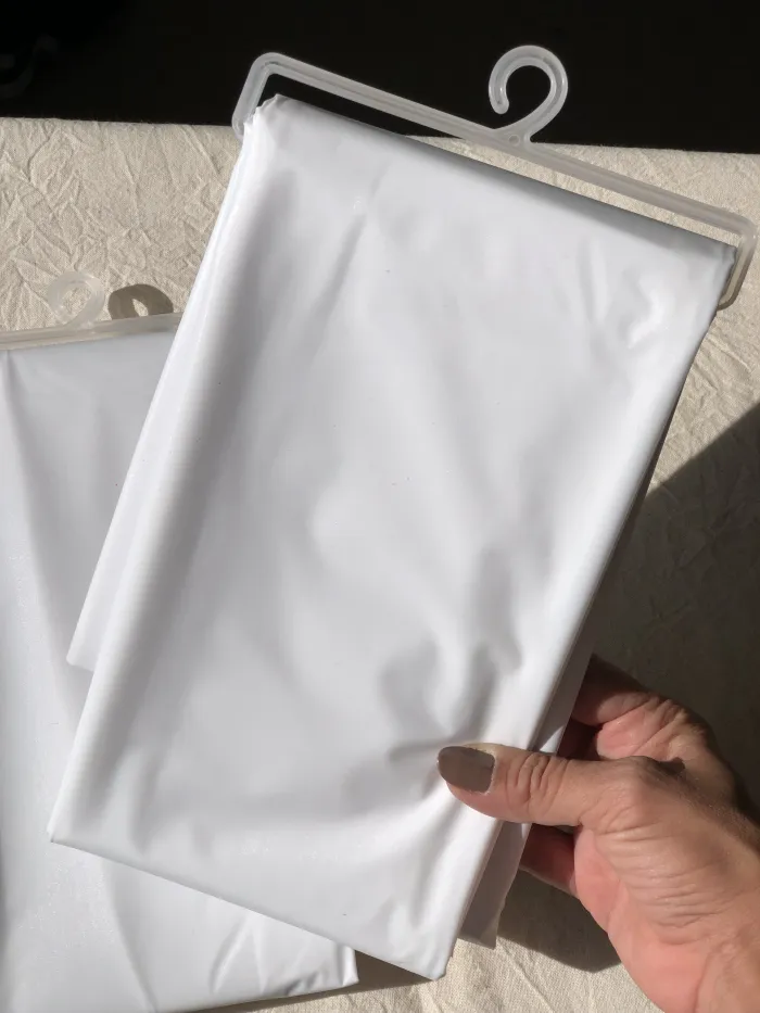 PROTECTOR CORTINA BAÑO + GANCHOS