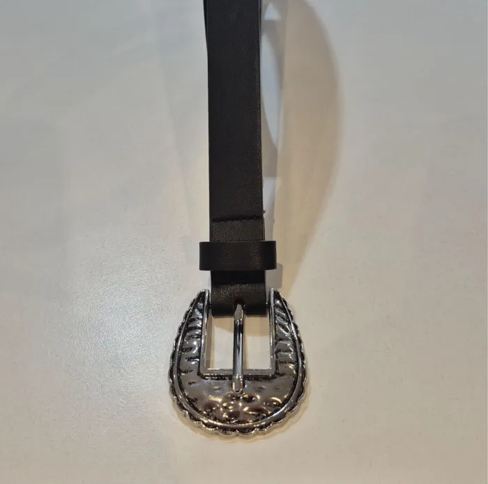 Cinto importado, cuero, hebilla metal 