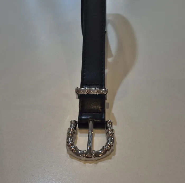 Cinto importado, cuero, hebilla metal 
