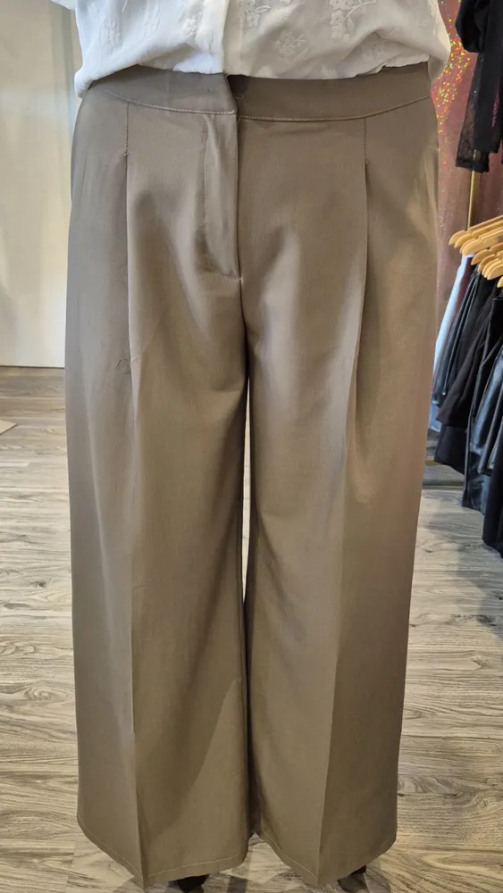 Pantalón palazo sastrero