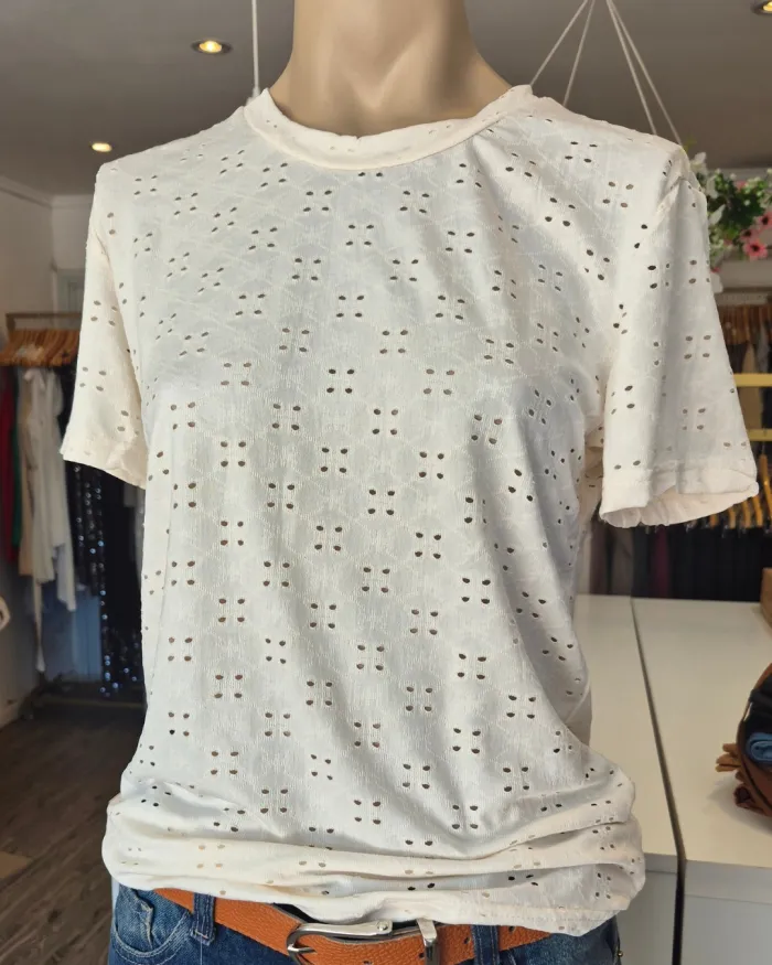 Remera calada, elastizada