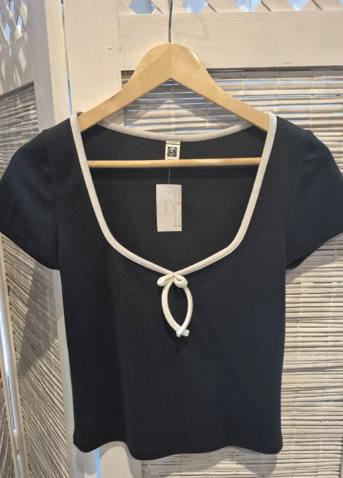 Remera con moño 