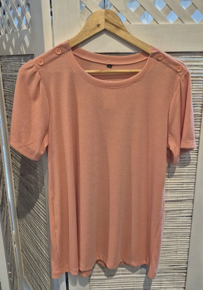 Remera morley con botones en hombros