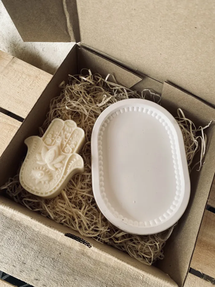 BOX 
