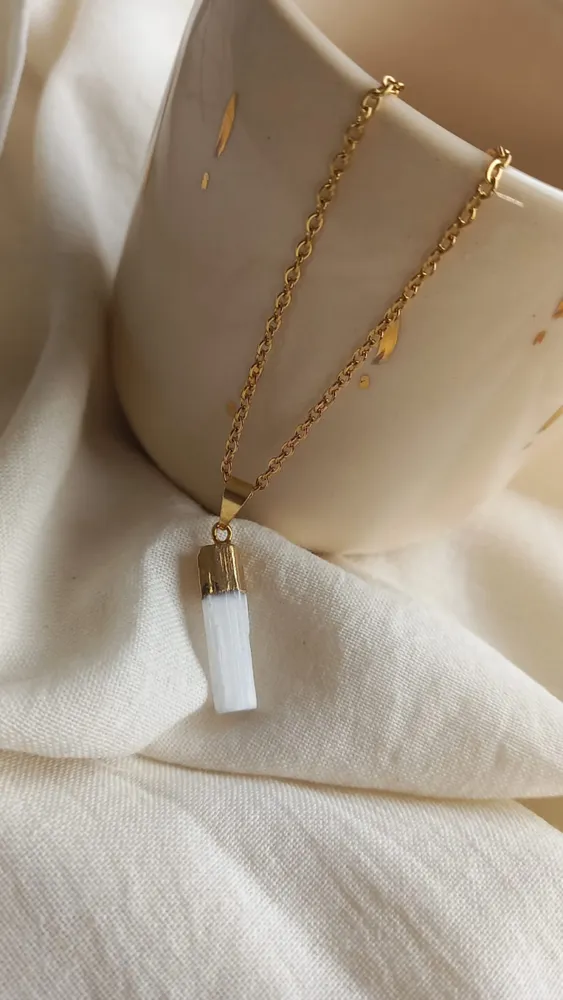 Cadena Selene con Dije Selenita