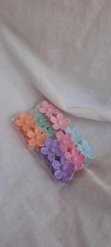 Broches minis de colores (el par)