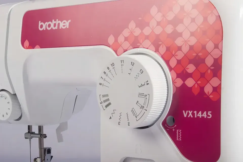Máquina De Coser Brother VX1445 Con 14 Puntadas 2