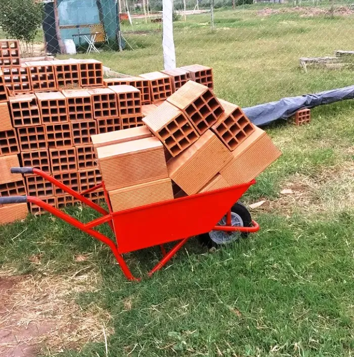 Carretilla 95L Reforzada + Rueda Neumática 6 Telas 2