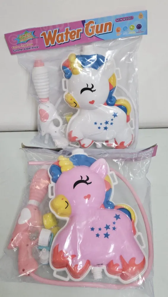 MOCHILA CON PISTOLA DE AGUA UNICORNIO 