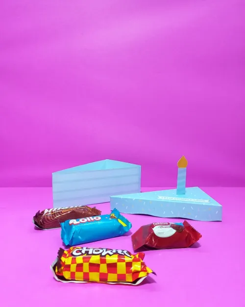 Caja en forma de porción de torta 