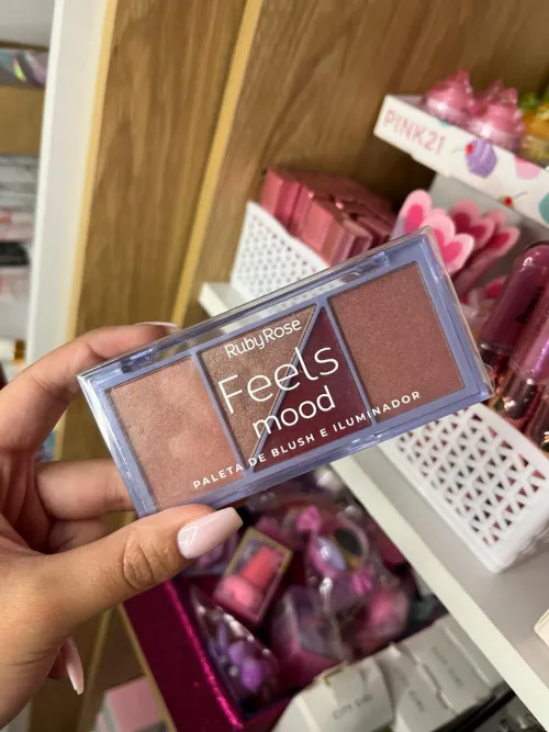 Paleta de blush e iluminador Ruby Rose