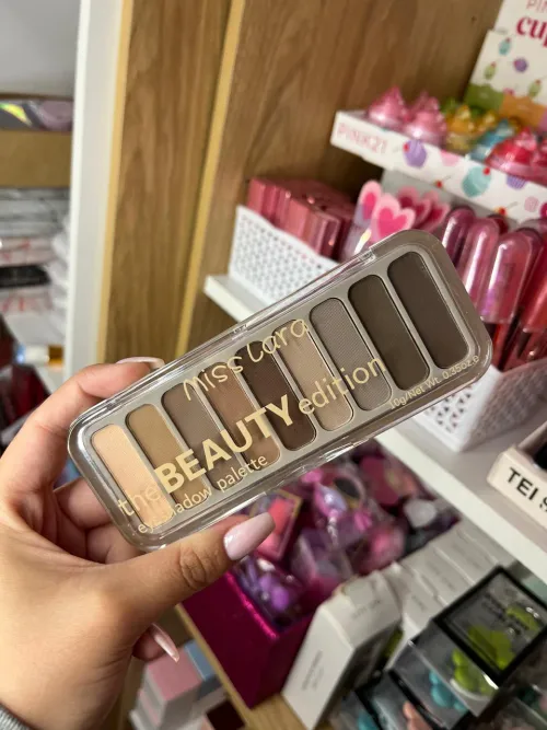 Paleta de sombras Miss Lara 2