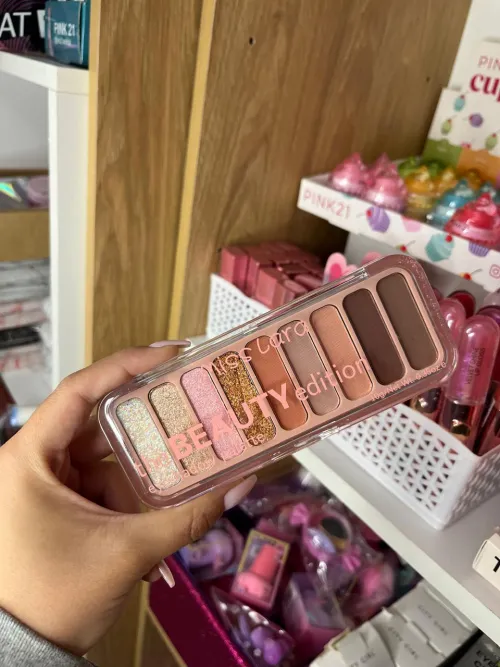 Paleta de sombras Miss Lara 3