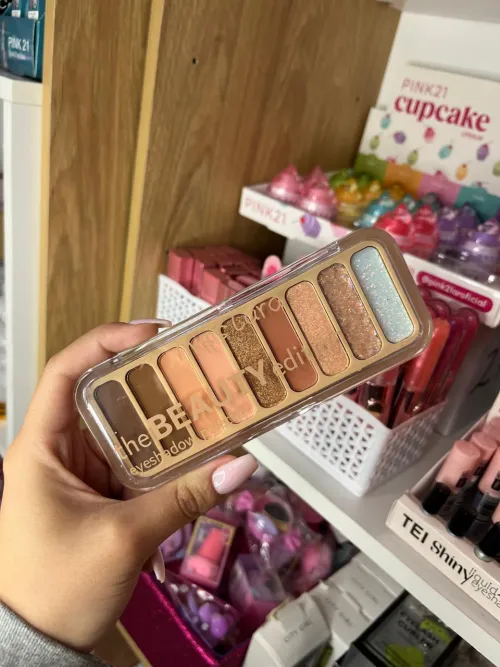 Paleta de sombras Miss Lara 4