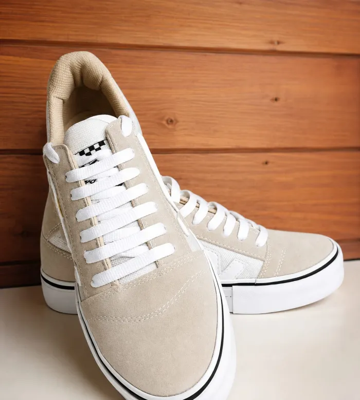 Vans V 2