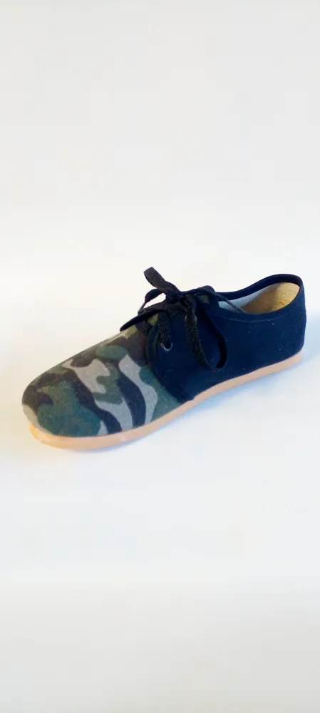 Alpargatas con cordones. Camufladas gris y negro 2