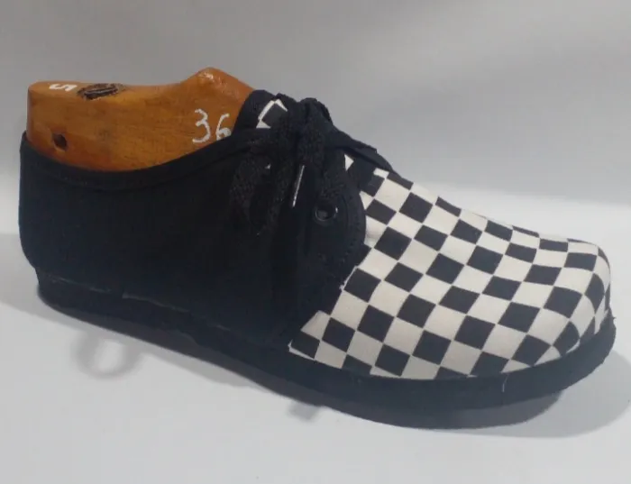 Alpargatas con cordones Cuadros Negro