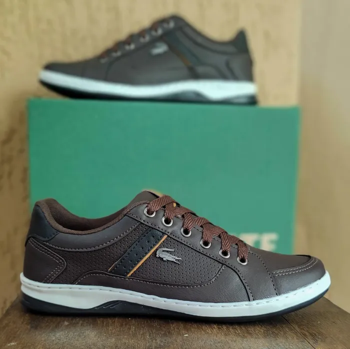 Zapatilla Lacoste de Cuero Sintético Premium
