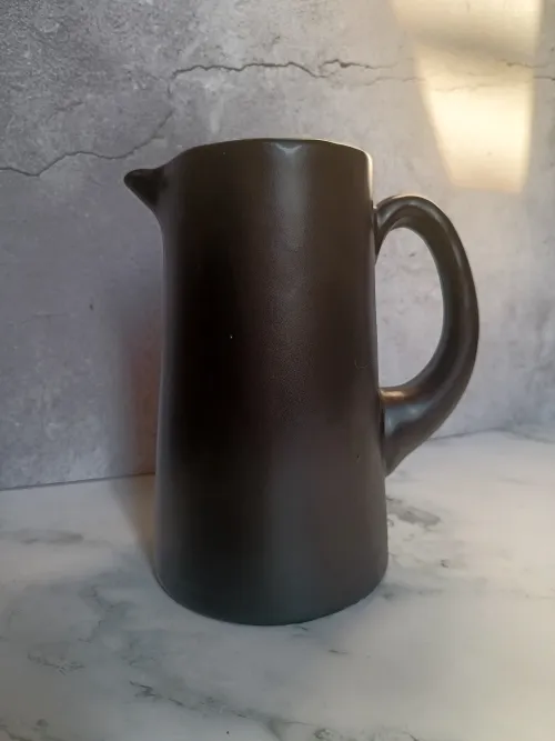 Jarra mediana negro mate