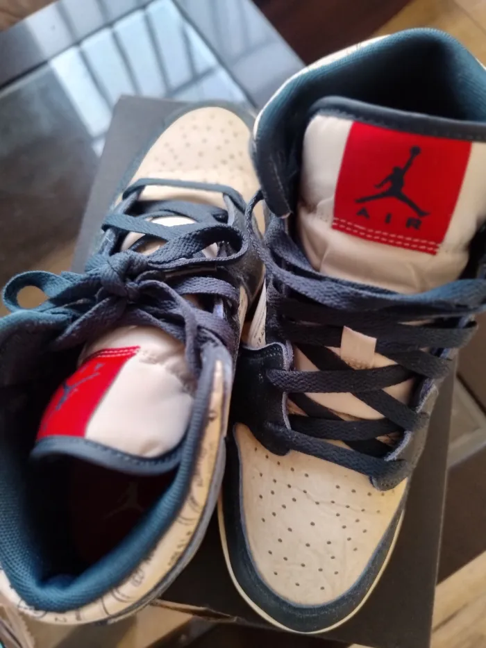 Zapatilla Nike Jordan talla 5y 35.5 23.5 cm  2