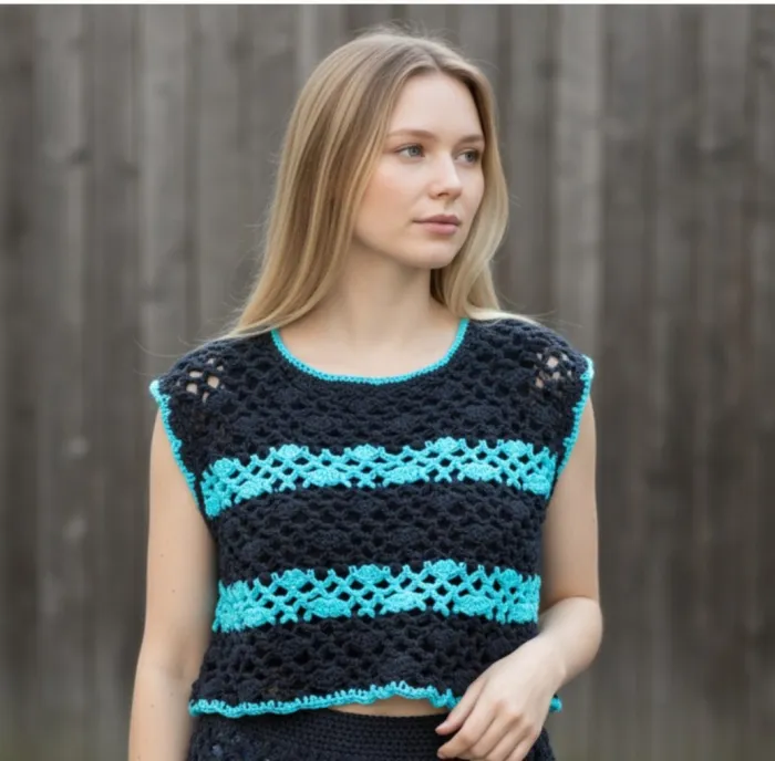 Remera de Crochet Azul y Negra