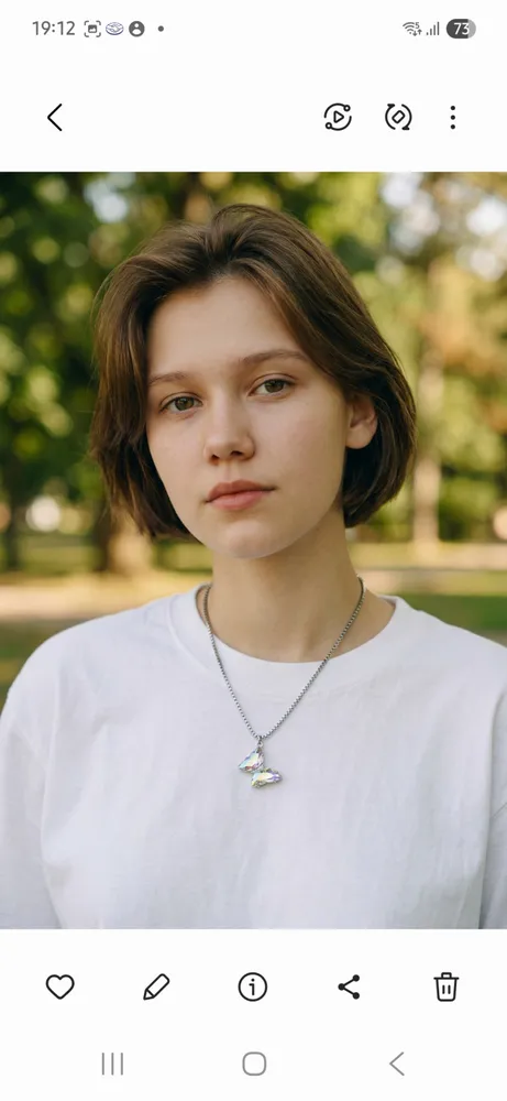 Collar Mariposa Tornasol de Acero 2