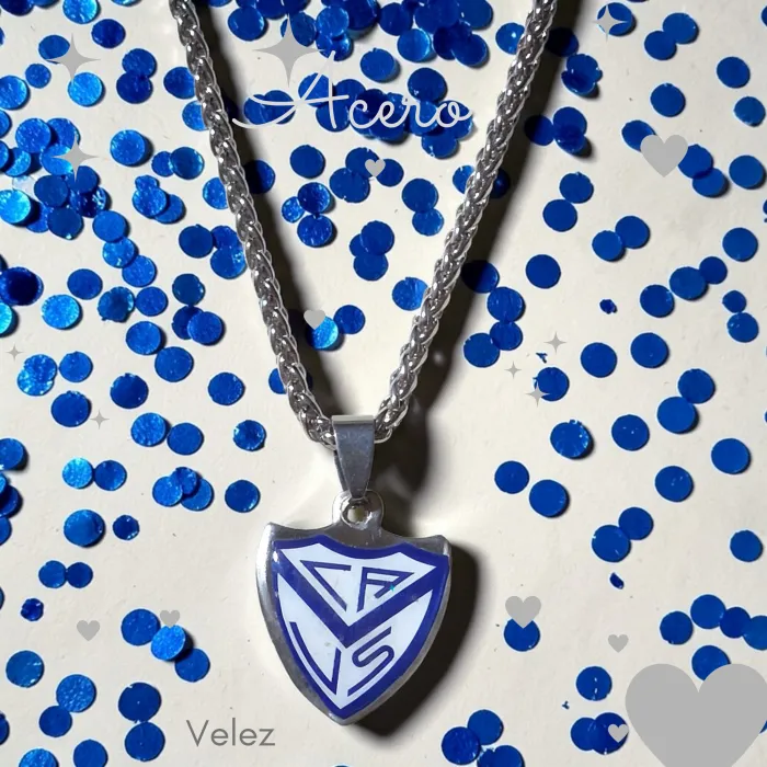 Collar de Acero con Escudo de Vélez
