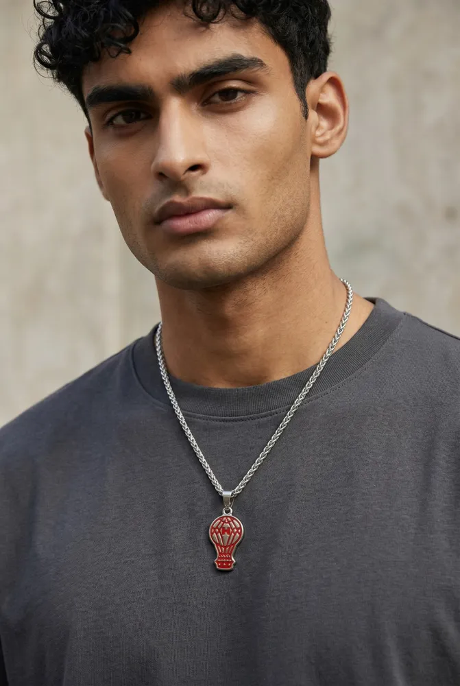 Collar escudo Huracan de Acero 2