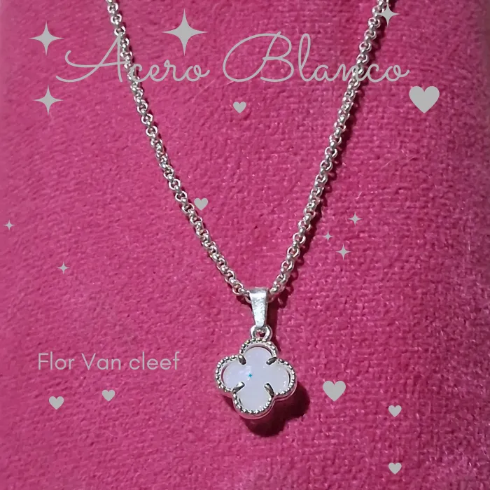 Collar de Acero Blanco con Flor