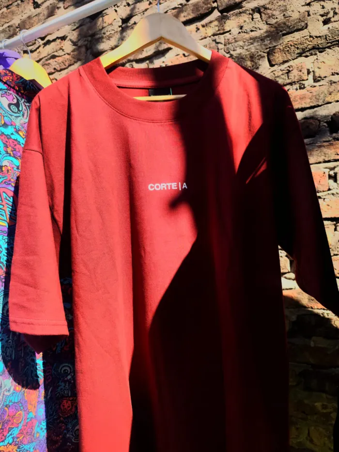 REMERA - CORTE | A - OVER SIZE - VERDE / BORDO 2