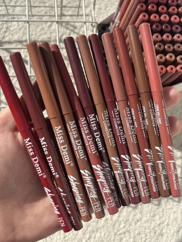 Rimel, delineadores, cejas y paletas