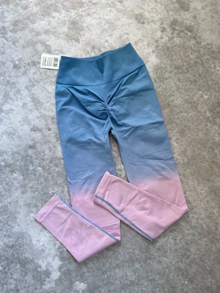 Calza larga con frunce atrás 