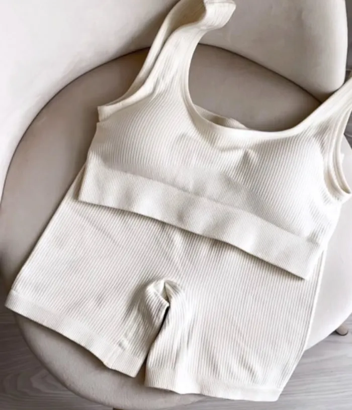 Conjunto deportivo rosa chicle  2