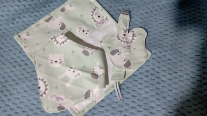 Set babita, babero y porta chupete  2