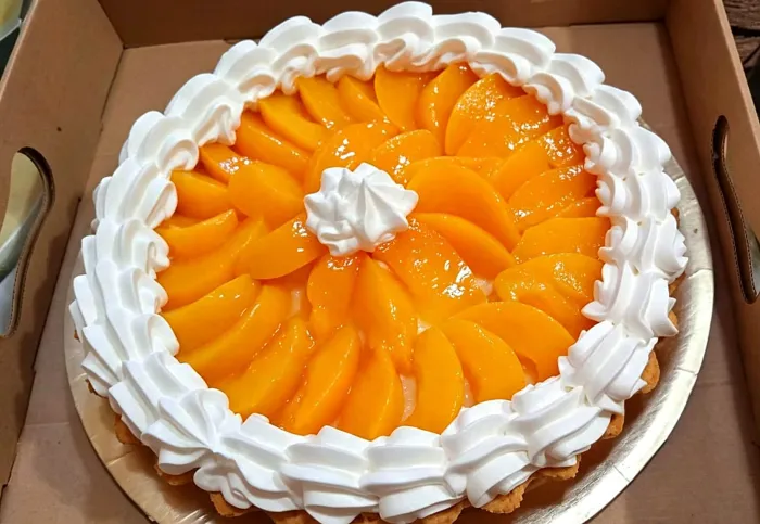 Tarta de Durazno/Frutilla con crema 2