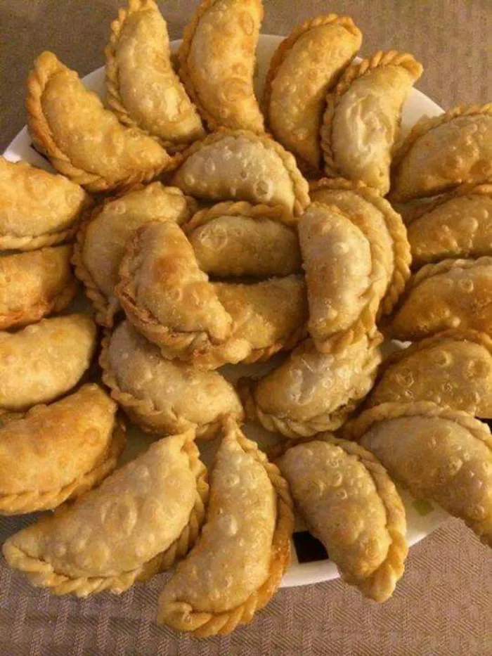 Empanadas de pollo fritas 12/docena
