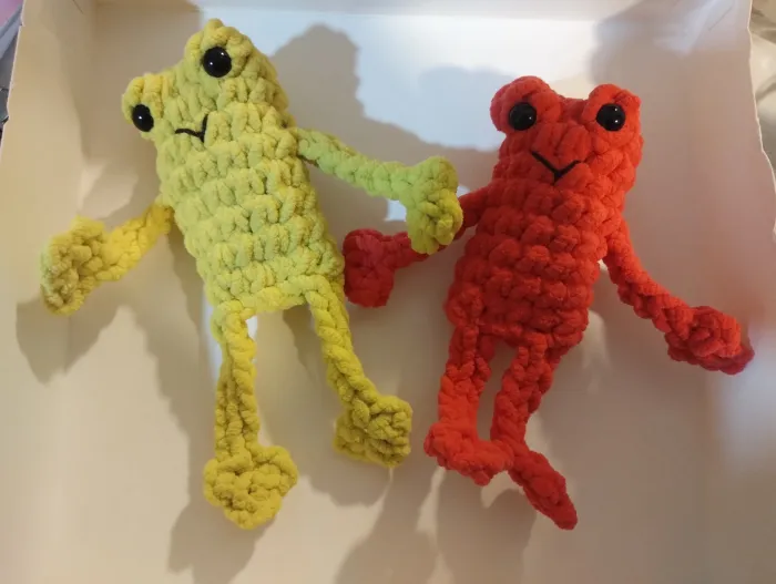 Ranitas patonas - leggy frogs