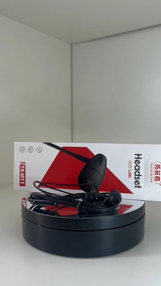 Auriculares con Cable M11 
