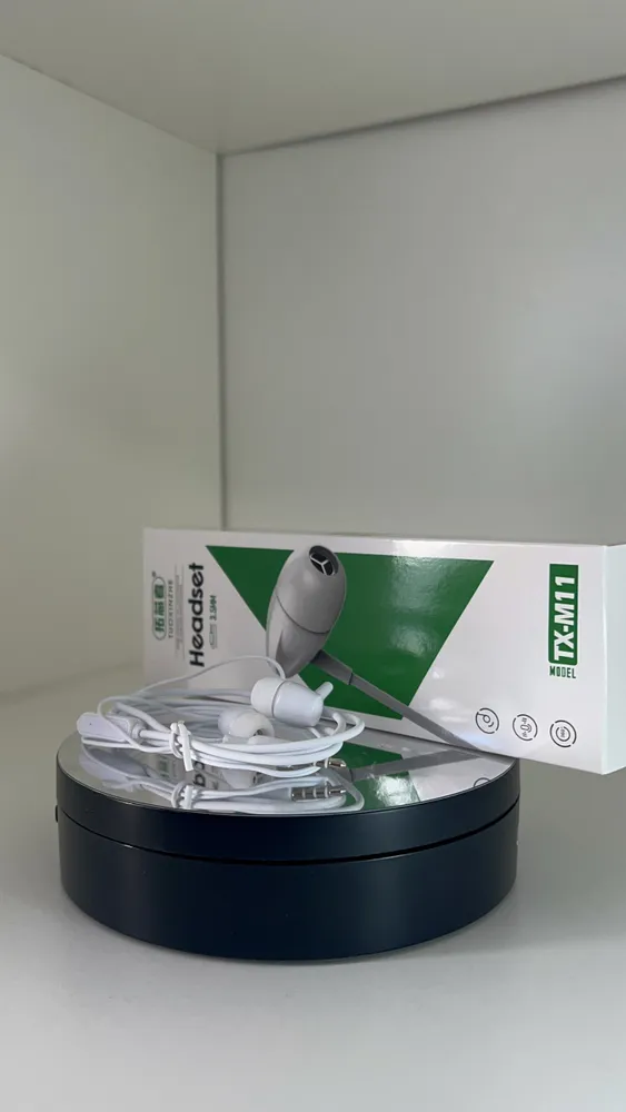 Auriculares con Cable M11  2