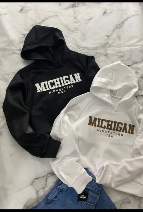 Buzo crop MICHIGAN frizado 