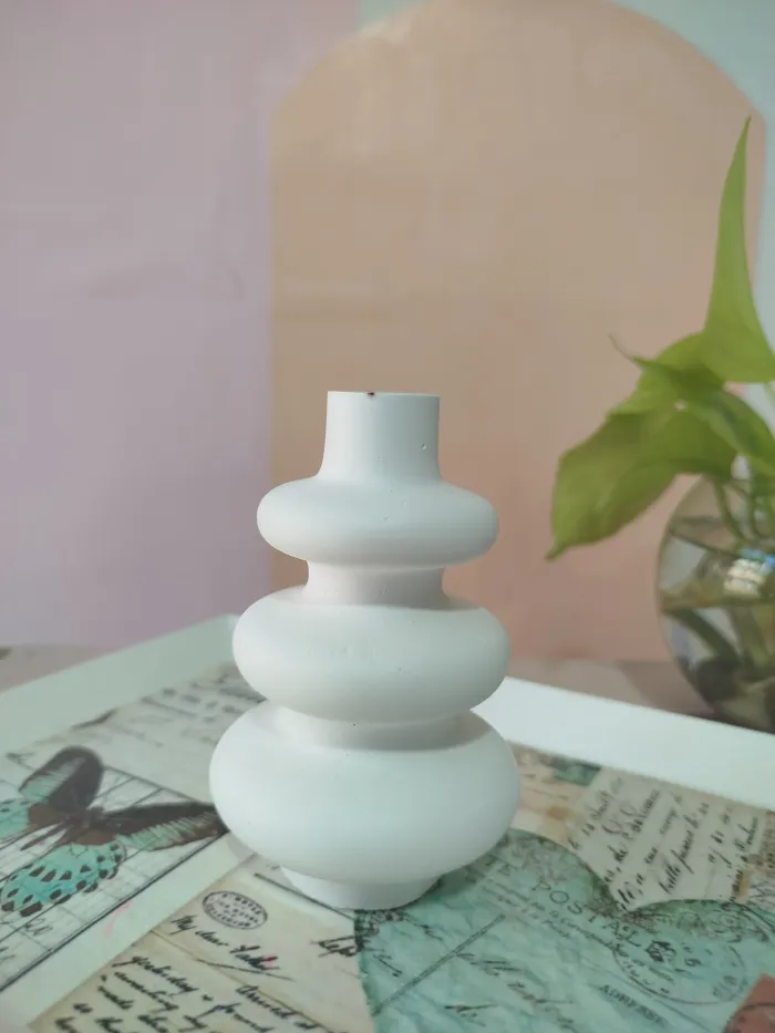 Florero espiral 10cm material en yeso paris