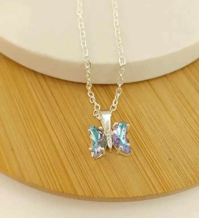 Collar mariposa tornasol 