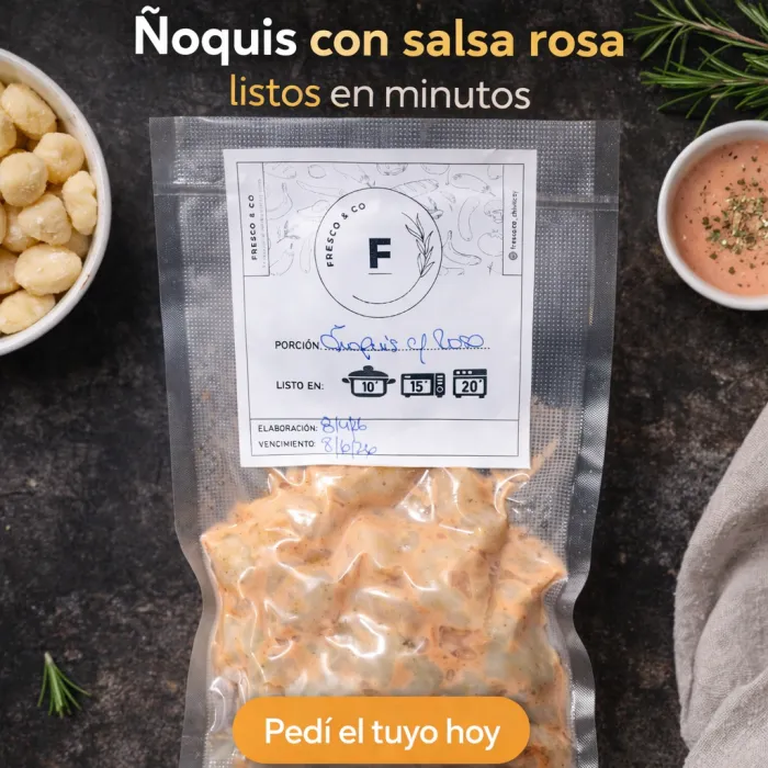 Ñoquis con salsa rosa